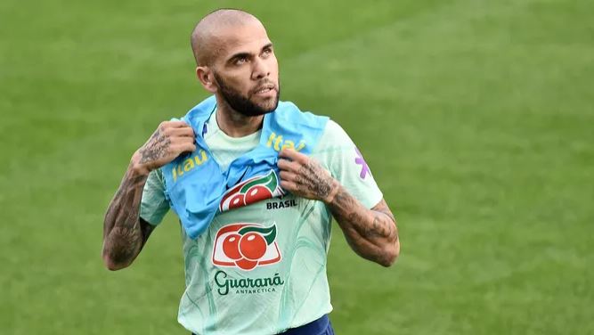 3CatInfo's tweet photo. La dona que va acusar Dani Alves d'una agressió sexual presenta denúncia als Mossos
https://t.co/NtLb05jlai https://t.co/HtqWs83zKd