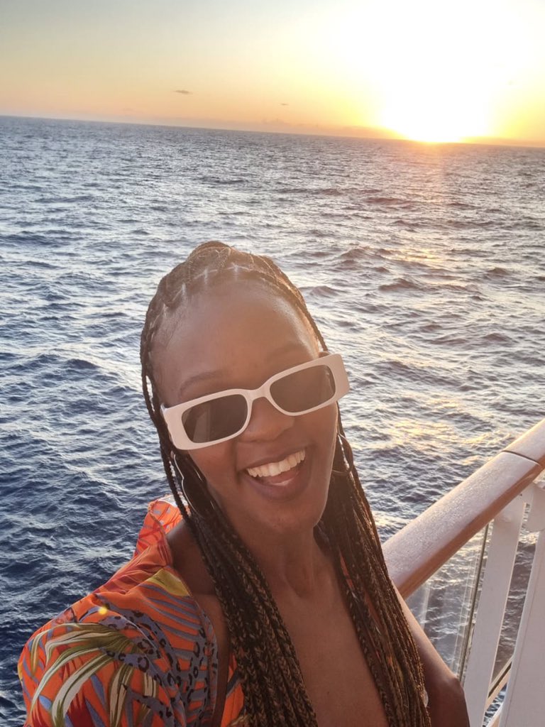 HoneyB_OVO's tweet photo. @iKhokhaSA #RealHolidayMakers https://t.co/FBIUYiUyYf