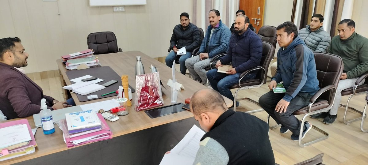 REAPUttarkashi's tweet photo. Meeting chaired by CDO uttarkashi regarding procurement of millets with all concerned department
#REAP #agriculture #cooperative
@basava_ias 
@REAPUttarakhand 
@CdoUttarkashi 
@UlacDemirag https://t.co/8Yn6AXCTY4