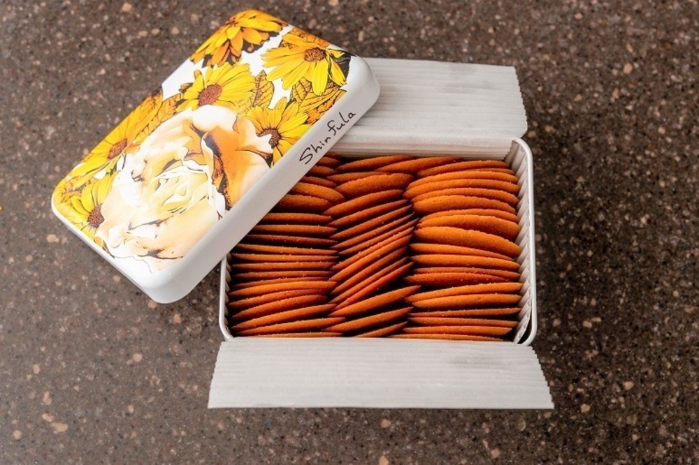 fashionpressnet's tweet photo. 小田急百貨店 新宿店「愛しのクッキーパーティー」全国の人気店から様々なクッキーやデザイン缶が集結 - https://t.co/F91EFU4n8S https://t.co/FRi0EZOeHl