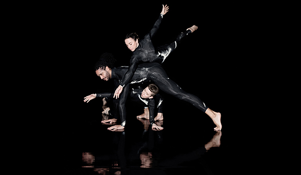 Run_Riot's tweet photo. 👀 See Mel C in #HowDidWeGetHere? at @Sadlers_Wells

Choreographed by #JulesCunningham, featuring dancer Harry Alexander 🙌 @MelanieCmusic @harryaalexander

Find out more and book your tickets 👉 https://t.co/8QCxY2BTO5 https://t.co/CStRTQBiEz