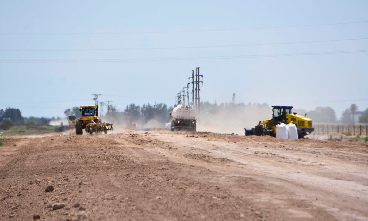 JorgeBertiVC's tweet photo. 🚧👉 MÁS OBRAS PARA LA CIUDAD Y LA REGIÓN.

👷‍♀👷Continúan avanzando a buen ritmo los trabajos en el nuevo acceso a nuestra ciudad por la Ruta 10S. 

Más info: https://t.co/7k4OCwSF3B https://t.co/VQ8xXSU0IB