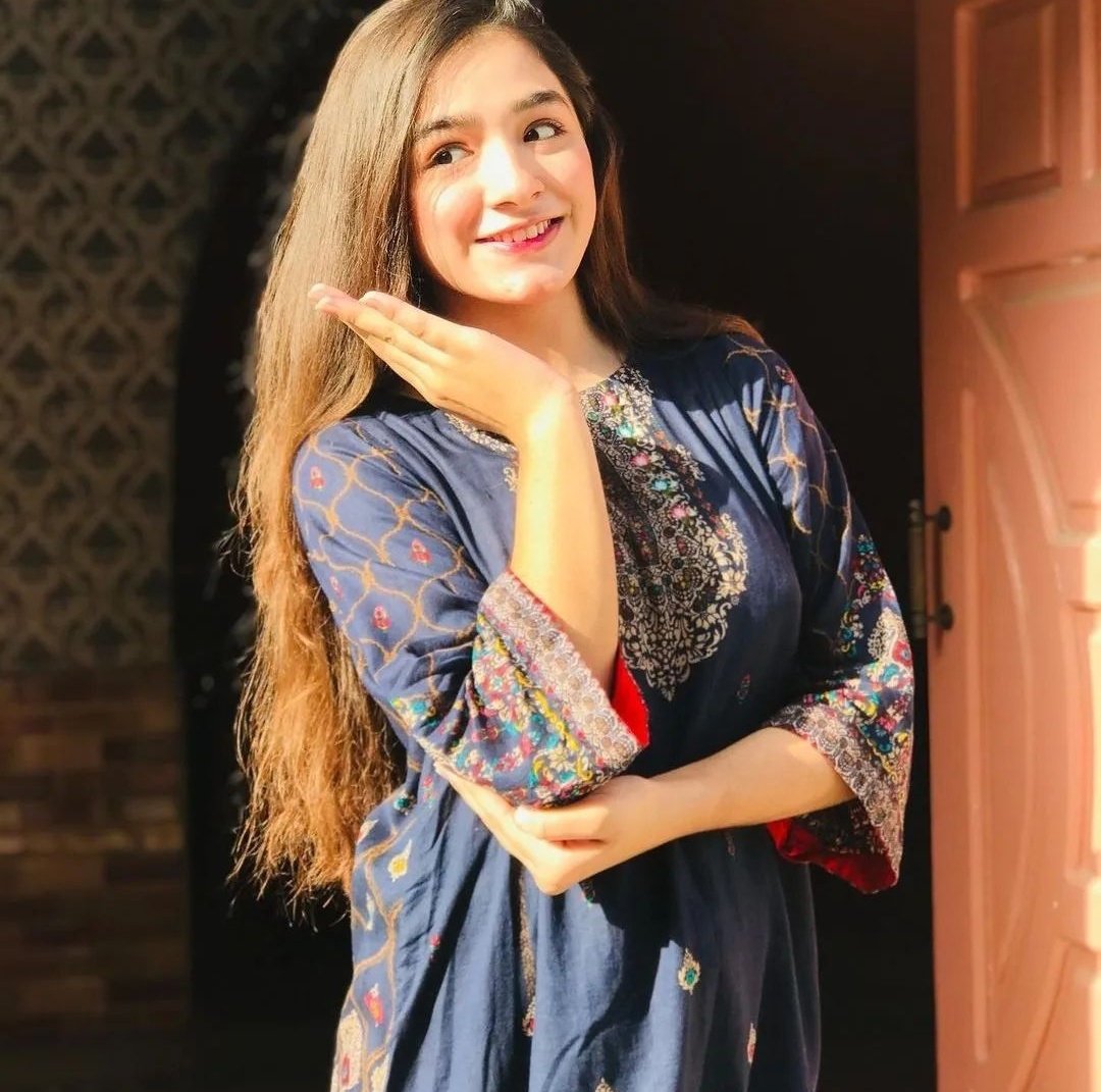 itz_mehwish's tweet photo. Assalam o alaikum😘 Good Evening 🌆 #mehwi #tweets #evening https://t.co/daHZkWUC8w