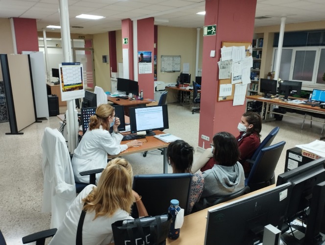 practicaseguras's tweet photo. 🎓☢️#SegPac El @HUPMCadiz refuerza la #SeguridadDelPaciente en #Radioterapia con formación a sus profesionales
#USM #SegPacRRII #CulturaSeguridad
🔗https://t.co/Xwm6J6bHzZ https://t.co/6xcurv9dyf