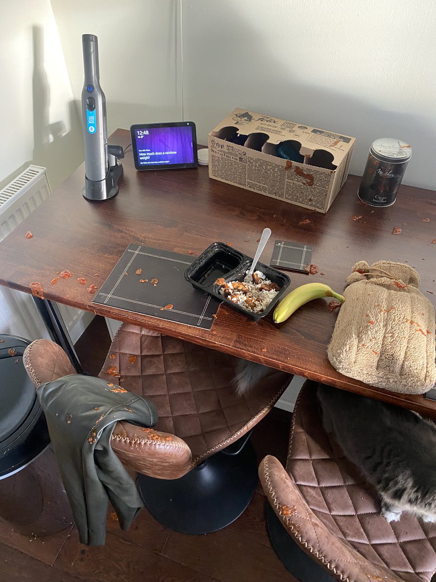 TallManJack's tweet photo. @NandosUK remind me to never open a bottle of your chilli jam ever again. 💣 bottle was actually smoking afterwards 🤯 https://t.co/v1saMniHMW