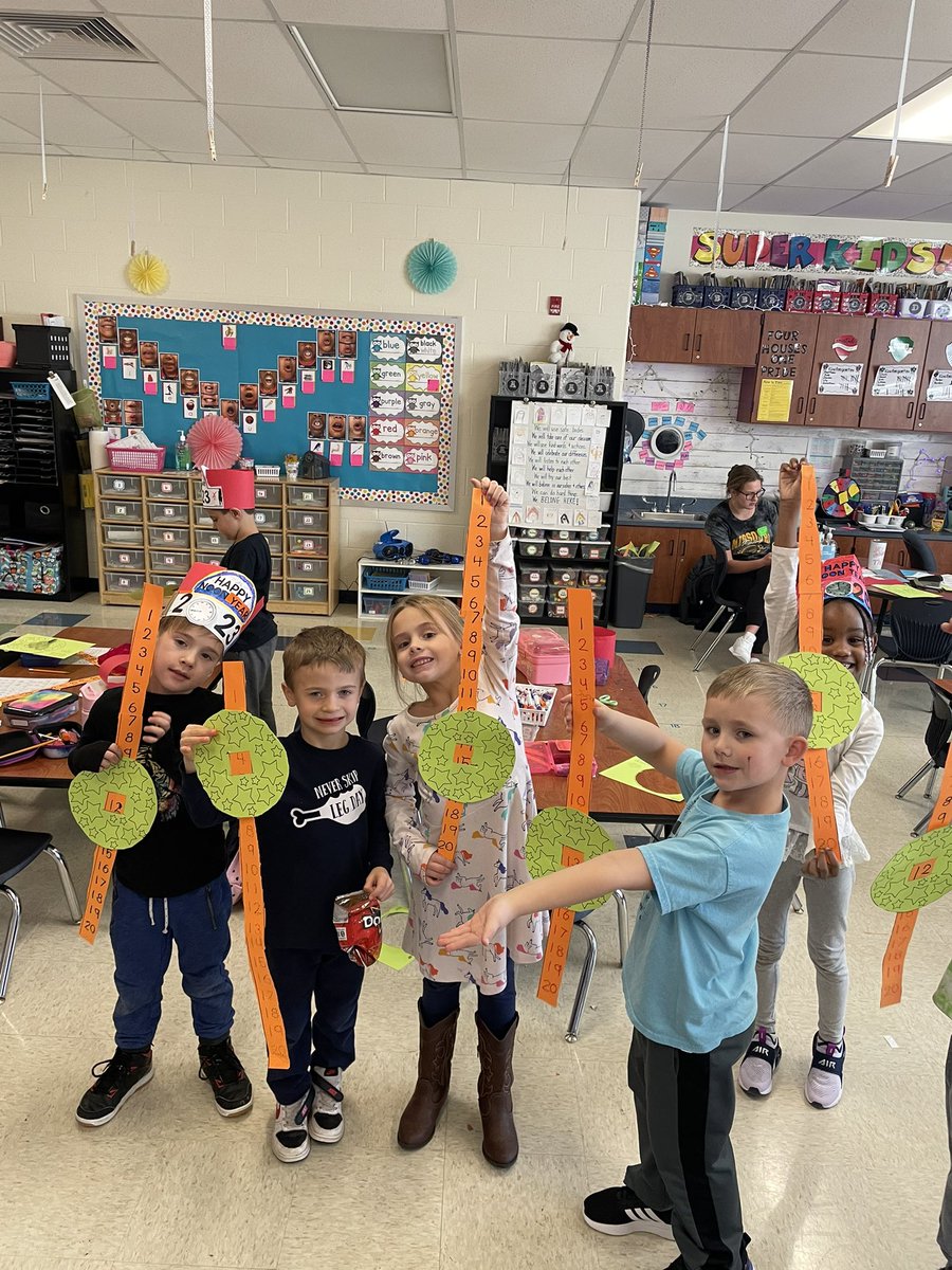 LVEADAMS's tweet photo. Happy Noon year!!!  We celebrated the New Year together today!! https://t.co/9Tc9rDYCec