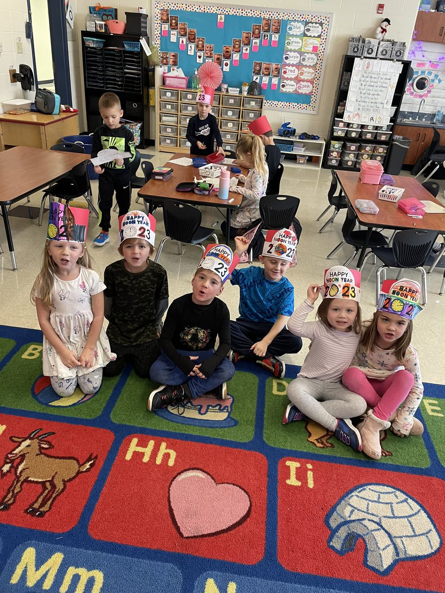 LVEADAMS's tweet photo. Happy Noon year!!!  We celebrated the New Year together today!! https://t.co/9Tc9rDYCec
