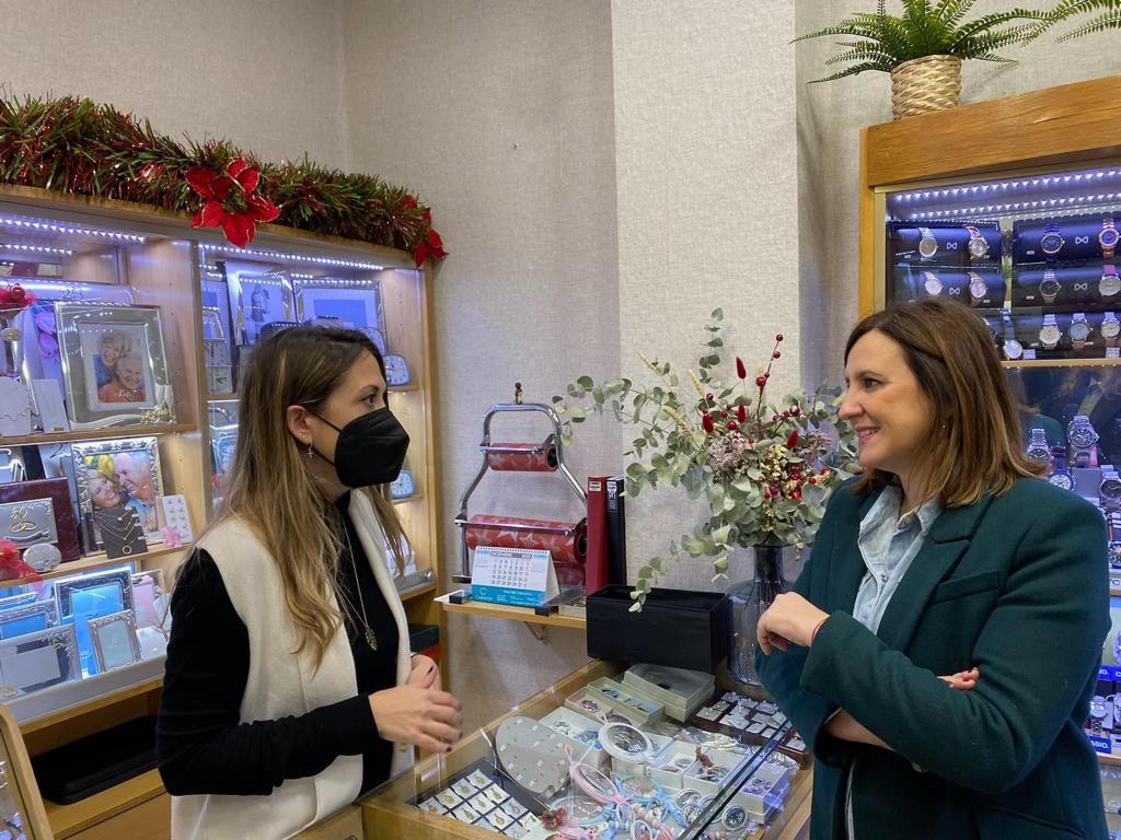 ppmaritimo's tweet photo. El pasado día 29 nuestra presidenta @popularesVLC @mjosecatala visitó los comercios del nuestro distrito dentro de la campaña #MadeinVLC💙 https://t.co/pj9stMd08T
