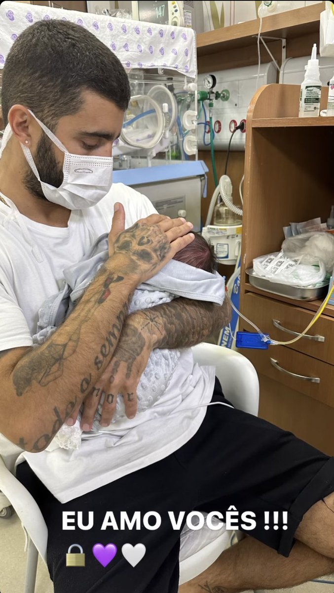 Isso não tem preço! Scooby com a Aurora na maternidade 🫶