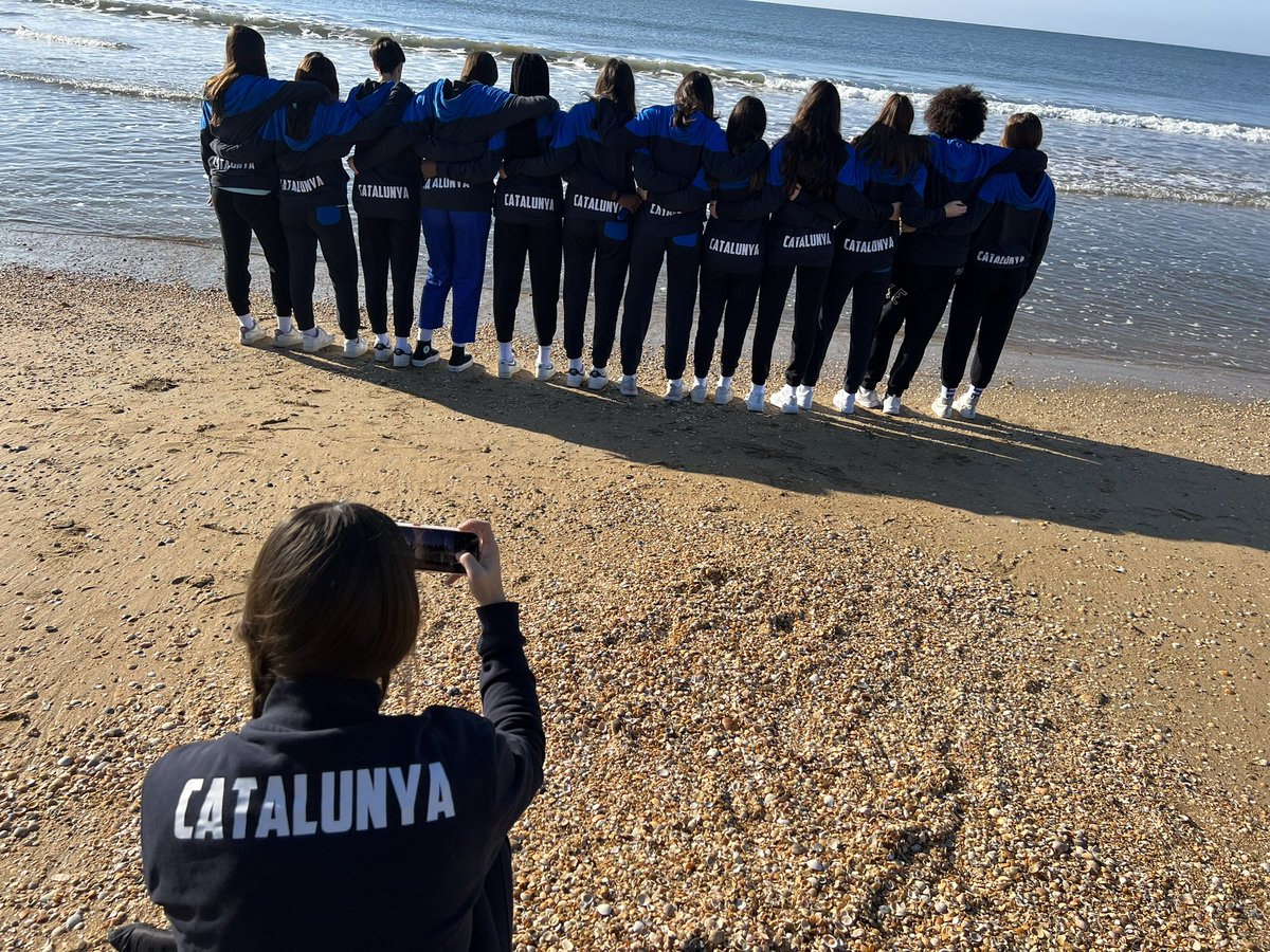 LluisBiosca11's tweet photo. #privilegi #KDTINF2023 Brutal el camí amb vosaltres… @FCBQtecnic @FCBQ @CarnacSanta @albabonet14 @Marc__Castillo @crisadillon moltes gràcies a tots els clubs del Básquet Català, entrenador/es, famílies i jugadores per fer-ho possible. https://t.co/aLZ9443xoe