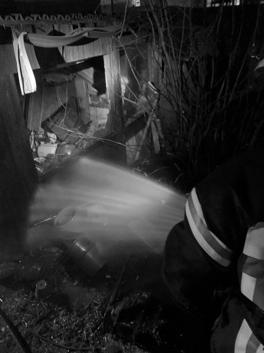 Heckenbrand 

Beitragslink: is.gd/CWFNET

 #Aktuelles #Einsätze