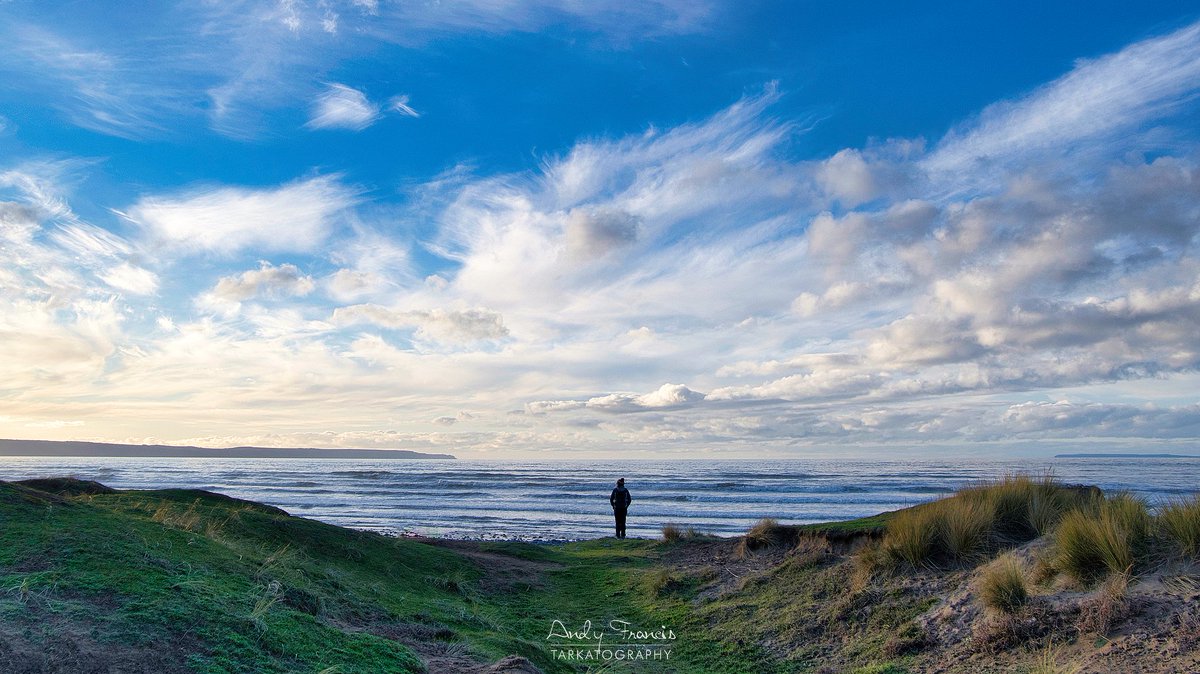 What lies ahead? My first image taken in 2023 Whatever this year brings embrace it with an open heart and go forward with faith, hope, kindness and courage. We all have beautiful smiles so laugh at the confusion, live for the moments, and know everything happens for a reason ❤️