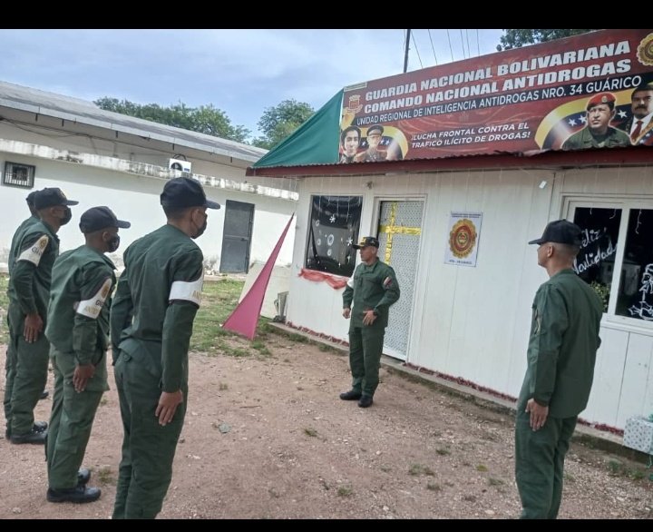 34guarico's tweet photo. #4Ene El arma más poderosa que pueda tener un soldado es la conciencia Patria,  Hugo Rafael Chávez Frías #BoliviaHaceJusticia #GNB #FANB https://t.co/fUBxJ1za7A