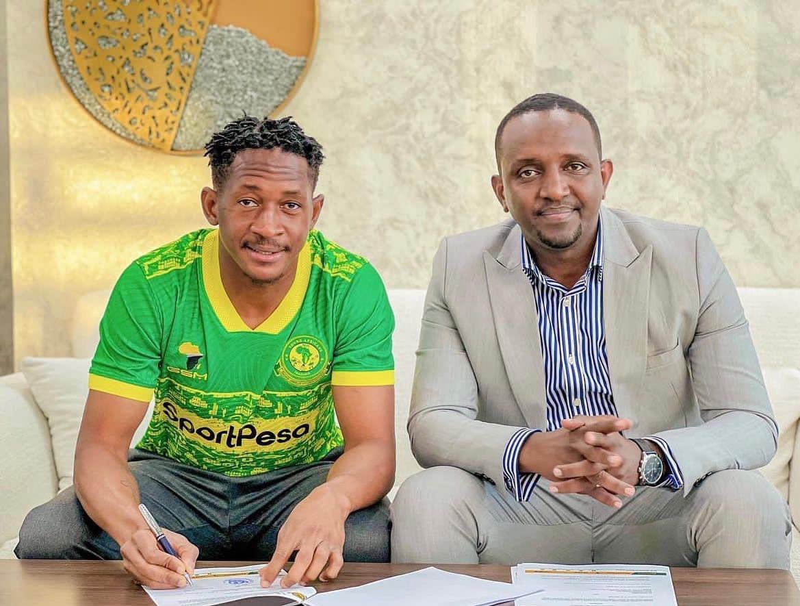 DjiguiOfficiel's tweet photo. I am so so proud to extend my contract with Young Africans SC (Tanzania 🇹🇿) until 2025. Together we will go all the way 🔰☘️
je suis tellement si fier de prolonger mon contrat avec Young Africans SC ( Tanzania 🇹🇿) jusqu'en 2025. Ensemble nous irons  jusqu’au bout 🔰☘️
@yangasc https://t.co/w4RTxofmnp