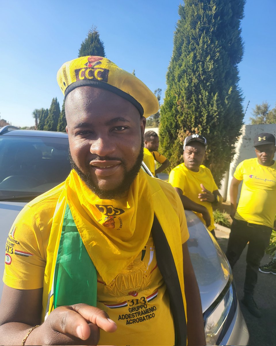 SOneblow's tweet photo. We are not the Opposition We Are the Option ,We are CCC ,Yes we are Citizens #RegisterToVoteZW @advocatemahere @nelsonchamisa @DandaroOnline @DarkForceGirl01 @drjaytee87 @tapiwajk https://t.co/DsziqC0N0E