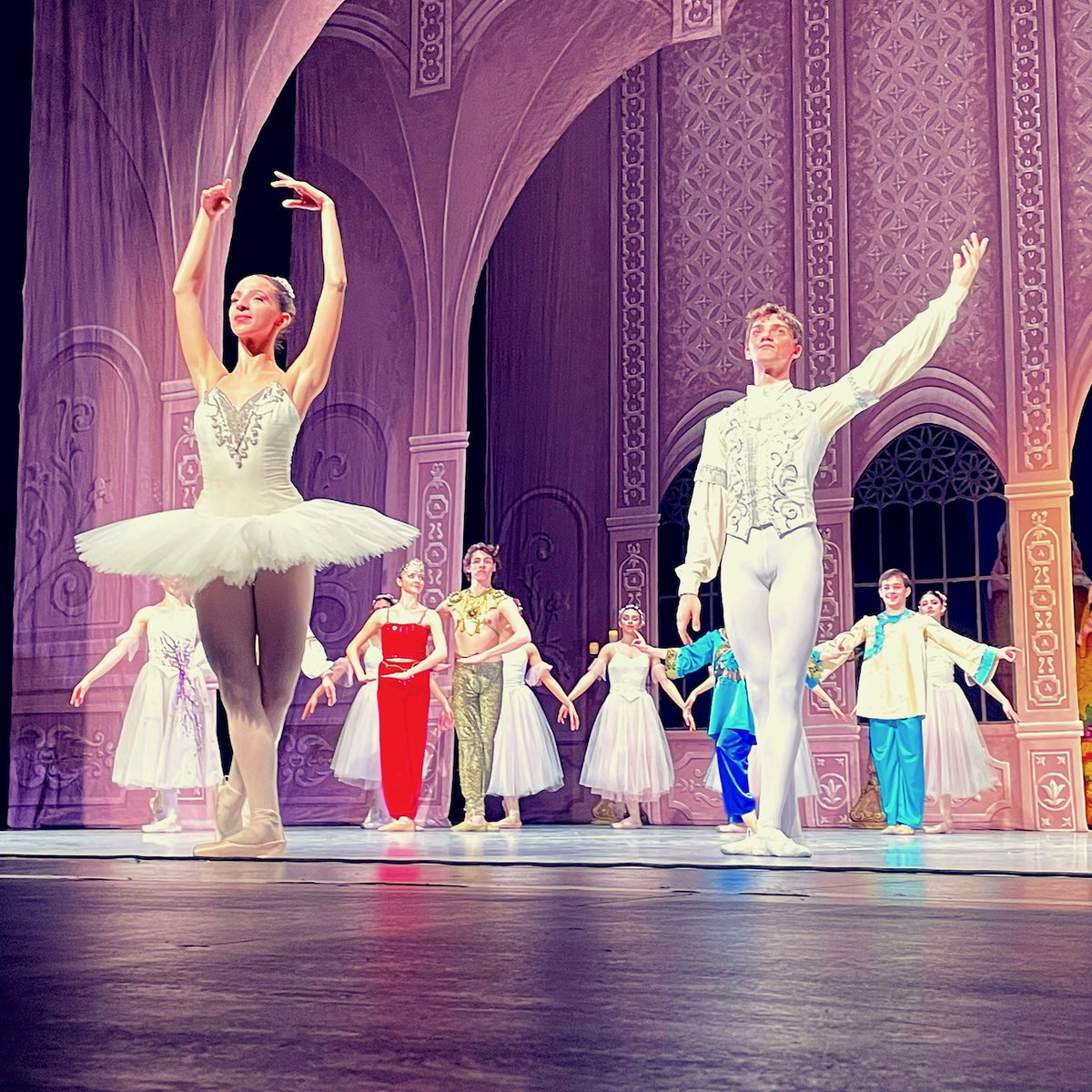 wowplacesde's tweet photo. Nutcracker performed in Berlin by Grand Classic Ballet. Great Show! #ballet #berlin #GrandClassicBallet #show #travel https://t.co/34MpIrkImd