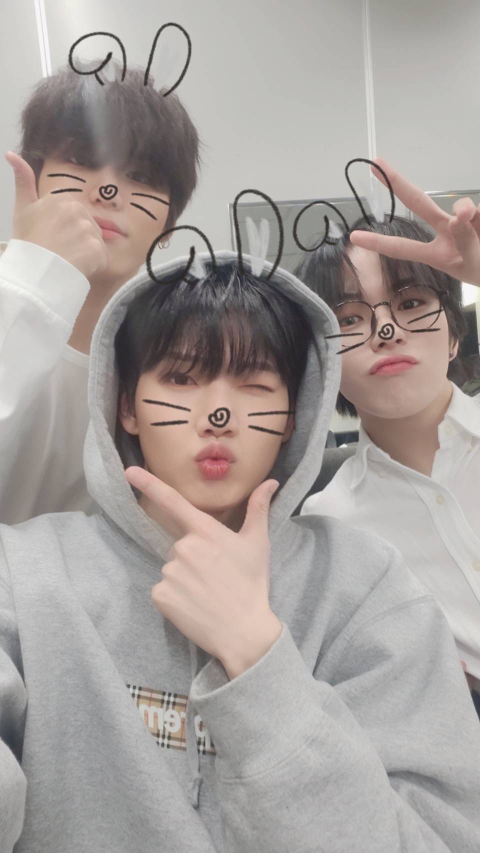 FloYhs5akAABtjK?format=jpg&name=large