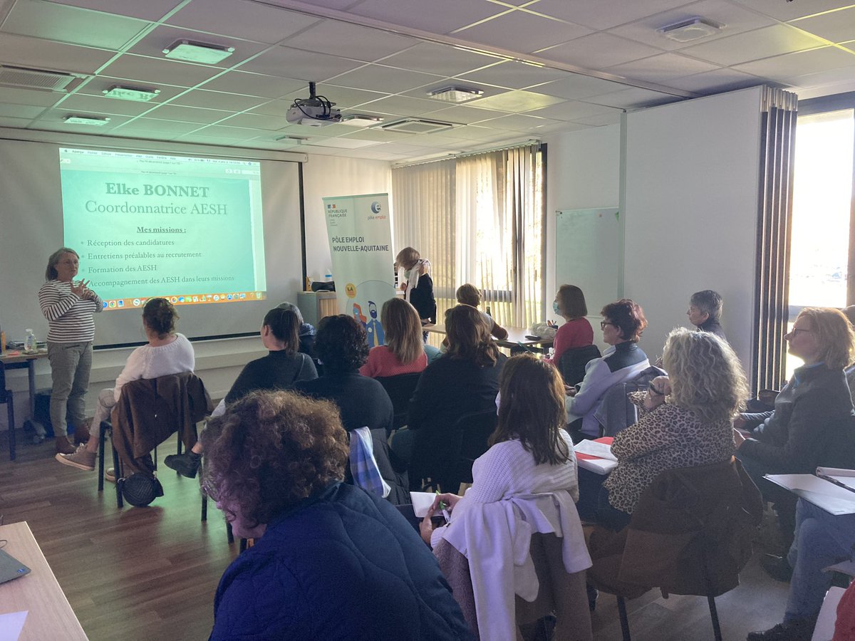 [ ÉVÉNEMENT ] 
Action commune <a href="/CapBearn/">CAP EMPLOI BEARN</a> &amp; @poleemploi_NA 
20 demandeurs d’emploi sont présent pour découvrir le métier #aesh avec <a href="/education_gouv/">Ministère Éducation nationale</a> au sein de l’agence  Pôle emploi #mourenx