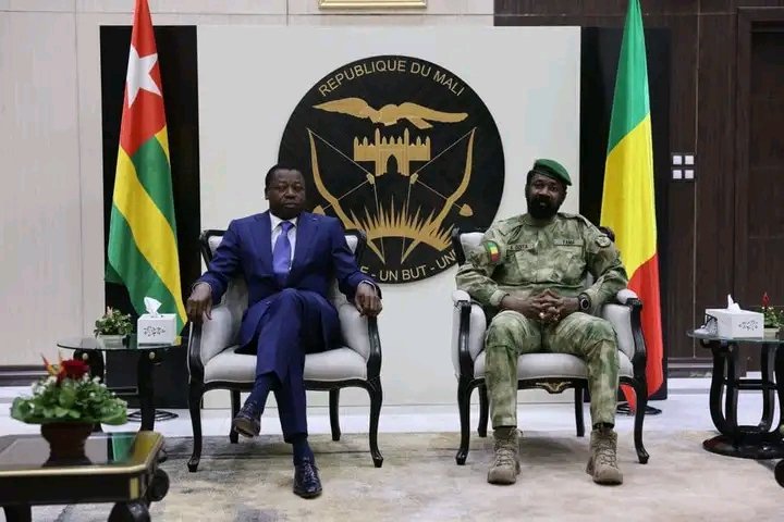 Alassan37's tweet photo. Le président Togolais Faure Gnassingbé en visite de travail aujourd'hui, à Bko. La situation des #49_soldats_ivoiriens sera sûrement au menu des échanges. #Mali_Transition https://t.co/Zy633JW2WW