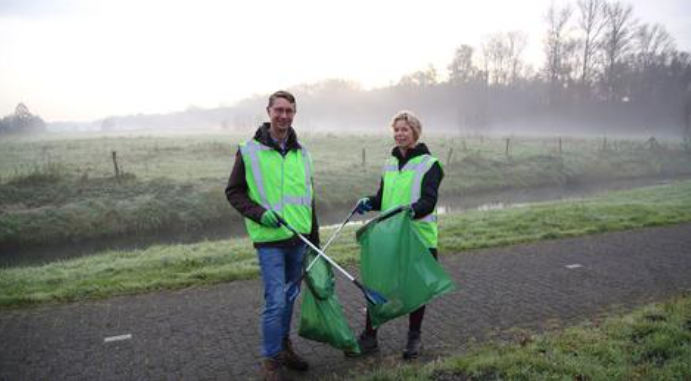 Opgeruimd Leusden nodigt je it voor een rondje zwerfafval opruimen zaterdag 14 januari. Loop mee in de buitengebieden en rondom het centrum van Leusden. Of ga aan de slag in je eigen wijk! #leefbaarheid #Leusden bit.ly/3IlvkGg
