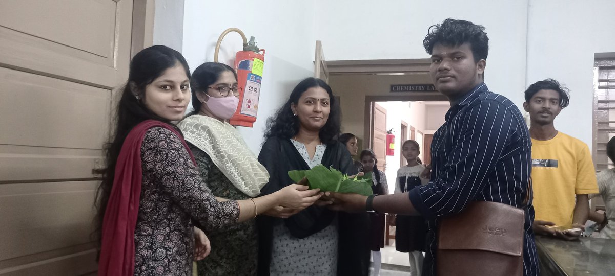 nssskcgvr's tweet photo. #OrgaVrudhi is a Organic Farming Flagship programme of @nssskcgvr, harvested Green Chillies @_NSSIndia @nsstvm @HimachalNss @nssrdhyderbad @NssrdB @NSSChennai @nss_rdguwahati @NssrdD @NSSRDPATNA @NSSRDChandigarh @NSSRDLucknow @rd_nss @nssrdbangalore @nsskashmir @NSSRDBhopal https://t.co/47dEY9oZhk