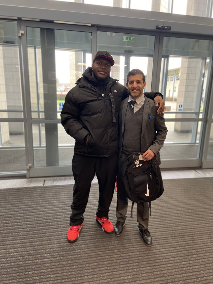 AmandipLally's tweet photo. Thanks for visiting @DanteBigz and keep up the good work!!!! Always great to catch up. 🏈👊🏽🇺🇸 https://t.co/BUDb2RA548