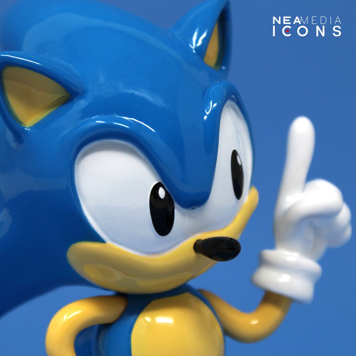 neamediaicons's tweet photo. The fastest hedgehog is available on our website.
Get yours now! 
13.5 cm figure hand-painted with a lacquered finish! 🤩 
.
#sonic #sonicthehedgehog #sonicmovie #sonicfigure #collectiblestatue #sonicstatue #collectiblefigure #segasonic #neamedia #neamediaicons https://t.co/jZi4A1IVsB
