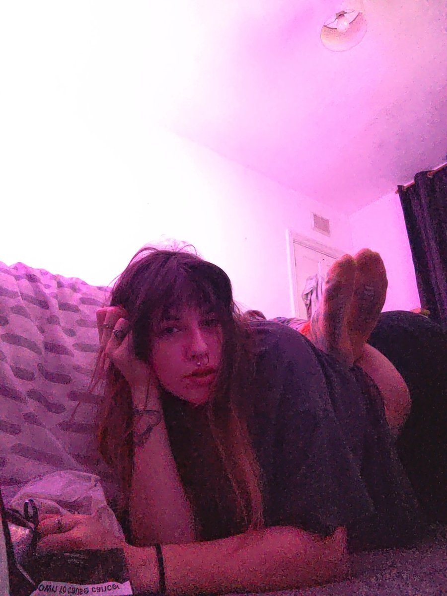 deadkitty420's tweet photo. I look good as daddys footstall right 🖤💦🤭
https://t.co/zFvXI6pEZF
#onlyfans #sub #footstall #sex #onlyfansbabe https://t.co/dIovUUUQF3