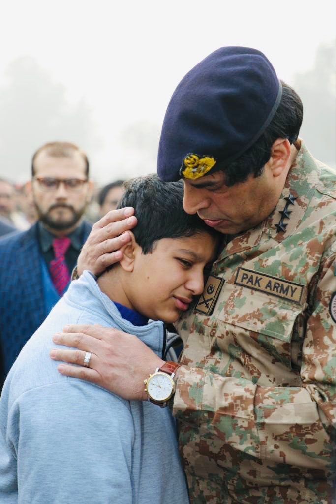 hajishalwar's tweet photo. بیٹا پریشان مت ہونا، جونہی ہمیں سیاسی انجینئرنگ سے فرصت ملے گی، ہم آئی ایس آئی کو دہشتگردی کے خاتمے کیلئے استعمال کرنا شروع کردیں گے۔ ابھی ہمیں گندی فلموں پر توجہ کرنے دو۔ https://t.co/QuzwvlGYrw