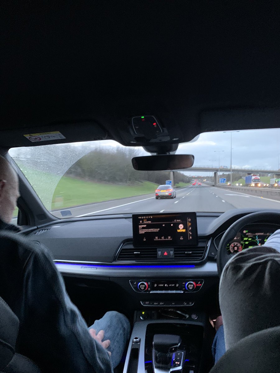 TheSilverfoxWHU's tweet image. Mad or dedicated? Leeds away 
#coyi #whtid ⚒️