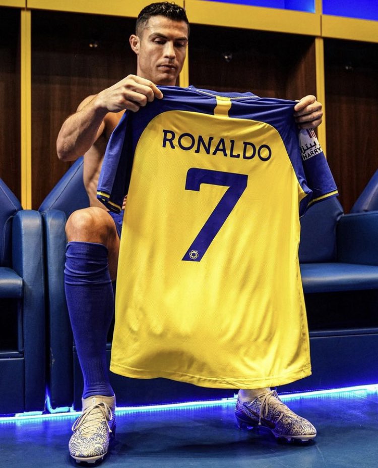 🚨 A proposta do campeonato português que Cristiano Ronaldo tinha em mãos era do FC Porto, revela o comentador <a href="/LuisCoelho51/">Luis Pinto Coelho</a>.
Sérgio Conceição deu o aval e Pepe tentou convencer o avançado de 37 anos, adianta a mesma fonte.