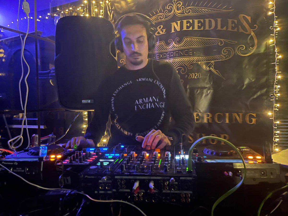 SandroT_DJ's tweet photo. #deejay #music #dj #djlife #party #love #dance #housemusic #djset #djs #instagood #musica #pioneer #deephouse #fun #disco #club #house #producer #edm #nightlife #follow #italy #serato #djbooth #summer #night #djm #djp #djibouti https://t.co/7ymRxmo5Et