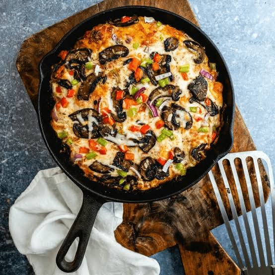 Foodlifess's tweet photo. Tawa pizza on Indian street going viral #pizza #streetfood #viral #Indian #Foodie 
https://t.co/Z9YXXRTYdQ https://t.co/hzhdGUVHI9