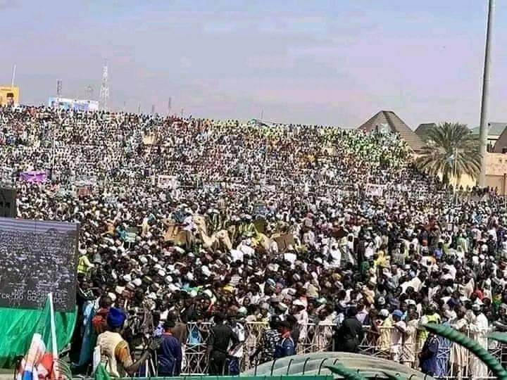 naijaloveinfo's tweet photo. #PHOTOS from APC presidential candidate, Asiwaju Bola Ahmed Tinubu's campaign in Kano today themed #TinubuInKano as millions witness the rally
#NaijaloveinfoPhotos #BAT #BATKSM2023 #Tinubu #KanoForBAT #Naijaloveinfo #NaijaloveinfoPoll2023 https://t.co/cQXVbyc1ZJ