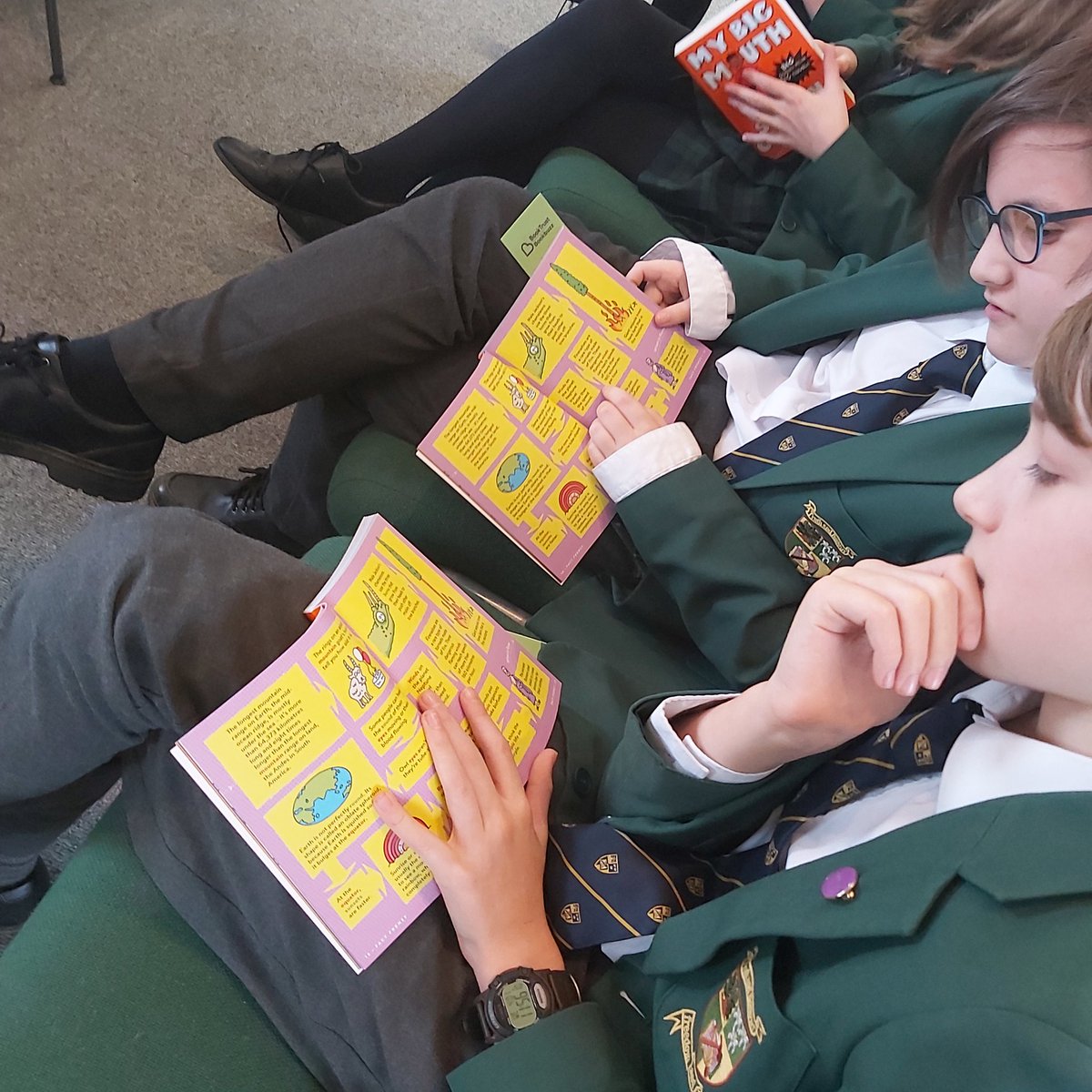SibfordEnglish's tweet photo. Thank you @Booktrust for your delivery of our #Bookbuzz books, and to @SibfordLibrary for hosting. Year 7 were engrossed in their book selections today 📚🎊😀 #Bookbuzz #SibfordEnglish #SibfordLibrary #SibfordSchool #BookTrust https://t.co/HQWLoIdfGf