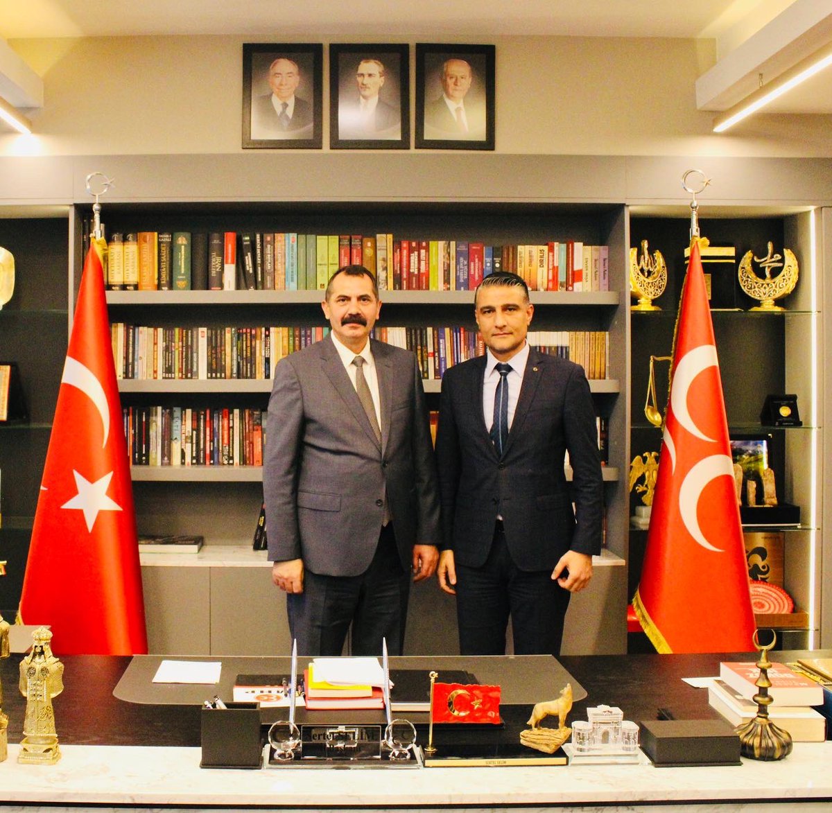 MHP İstanbul İl Başkanlığında teşekkül eden,Divan Kurulunda şahsımı İst.2.Bölge Başkanı olarak görevlendiren İl Başkanımız Sn. <a href="/sertel_selim/">Sertel Selim</a> beye teşekkür ederim.Rabbim hayırlı görevler yapmamızı nasip eylesin inşallah.Davamıza,partimize hayırlı olsun. <a href="/_MHPistanbul_/">MHP İstanbul</a>