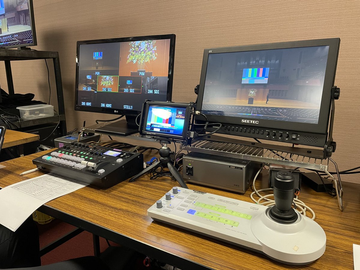 TimecodeLab's tweet photo. 2023年、現場初め！

#JVC #HC900 #HC550
#Roland #V60HD
#撮影 #配信 #動画
#カメラ #機材
#仕事始め https://t.co/RXedPryPdZ