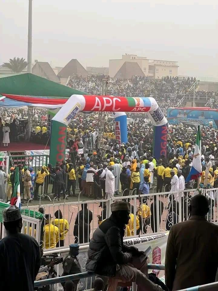 AdAbdulrashid's tweet photo. Report from Sani Abacha Stadium in Kano is saying that the city is about to burst with the arrival of the team of RENEWED HOPE. If you know Kano, It is not Maulud gathering, it is Tinubu’s presidential Rally in Kano #TinubuInKano #KanoForBAT https://t.co/AXqPQxuGqy