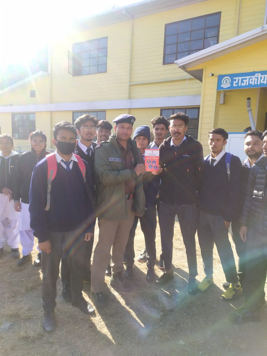 PithoragarhPol's tweet photo. पिथौरागढ़ पुलिस द्वारा स्कूल/कॉलेज के छात्र/छात्राओं को उत्तराखण्ड पुलिस एप, गौरा शक्ति, सड़क सुरक्षा, नशा मुक्ति, साइबर क्राइम तथा महिला सुरक्षा के सम्बन्ध में दी गई महत्वपूर्ण जानकारी।
#awareness
#UKPoliceApp
#gaurashakti
https://t.co/35XeNzo7bl
@uttarakhandcops @DIGKUMAUN https://t.co/70zVzoid50