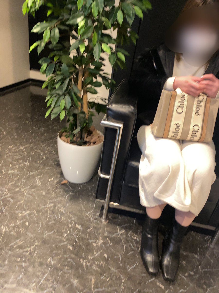 matching_hyuu's tweet photo. 26歳/Tinder/銀行員

プロフさえ作り込めば簡単にアポまで切れます◎
ムラムラしてアプリ開くけど結局マッチせずに一人で抜く事無いですか？

僕がそうだったので気持ちが良くわかります😂
▼DMで相談くれた方ありが��うございます😊(想定以上)
200件以上届いてるので順番に対応させてください💦 https://t.co/LLKjr3L7Tm