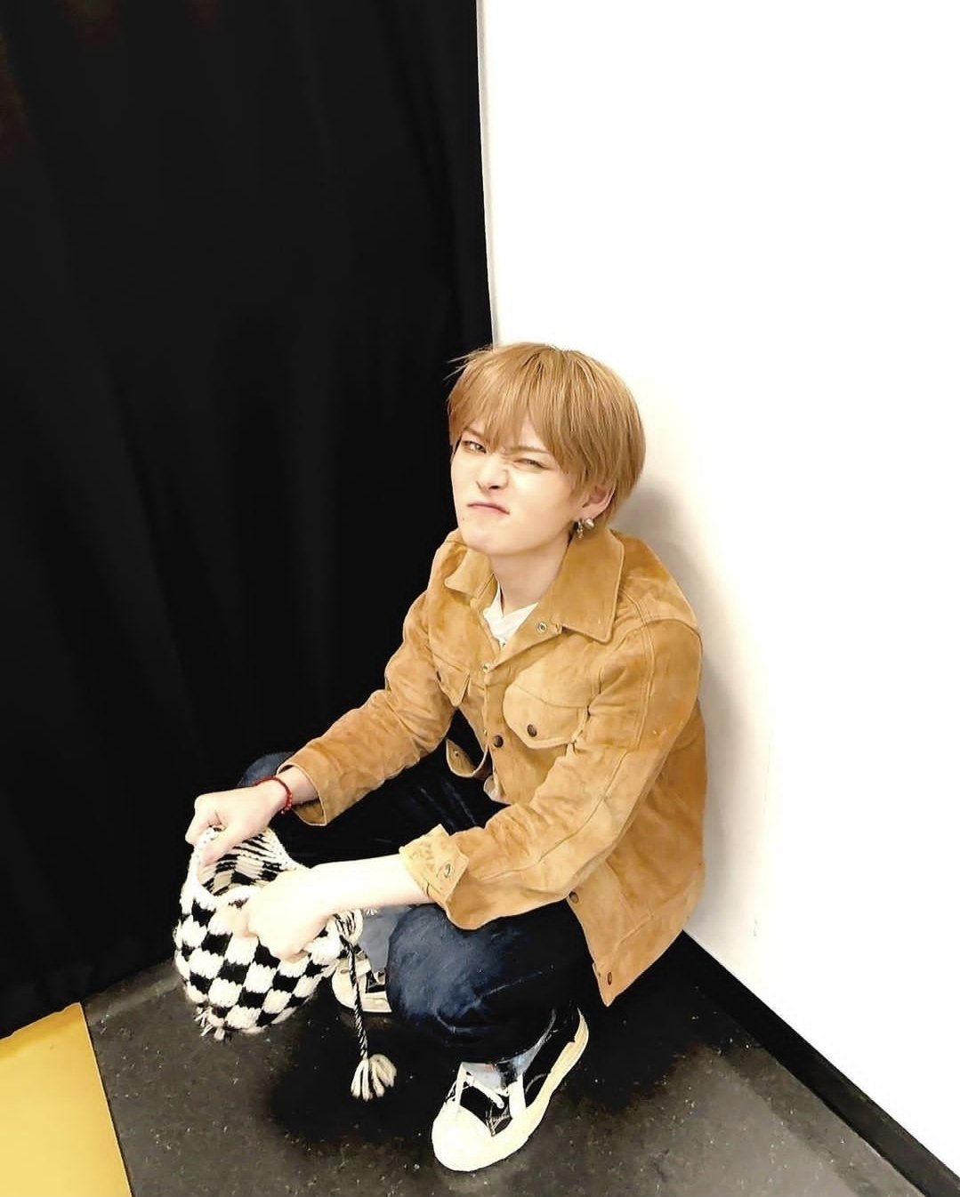 FlofwdlagAM5R0X?format=jpg&name=large