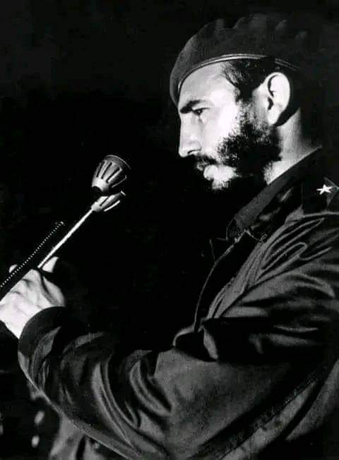 ErnestoCHguerr1's tweet photo. ¡Aquí estoy "Comandante"!,amando a mi país🇨🇺 como a mí mismo.
#JuntarYVencer 
#CubaEsAmor
#64YSumando https://t.co/wGYbZpfH23