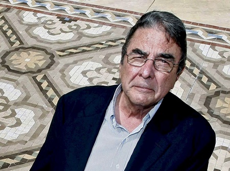 Un día como hoy de 2013 moría a los 72 años el periodista español Manuel Martín Ferrand. Comenzó su andadura profesional en los 60 y trabajó en radio, prensa o en TV,  cultivando el comentario político, cultural, gastronómico la crítica teatral,..