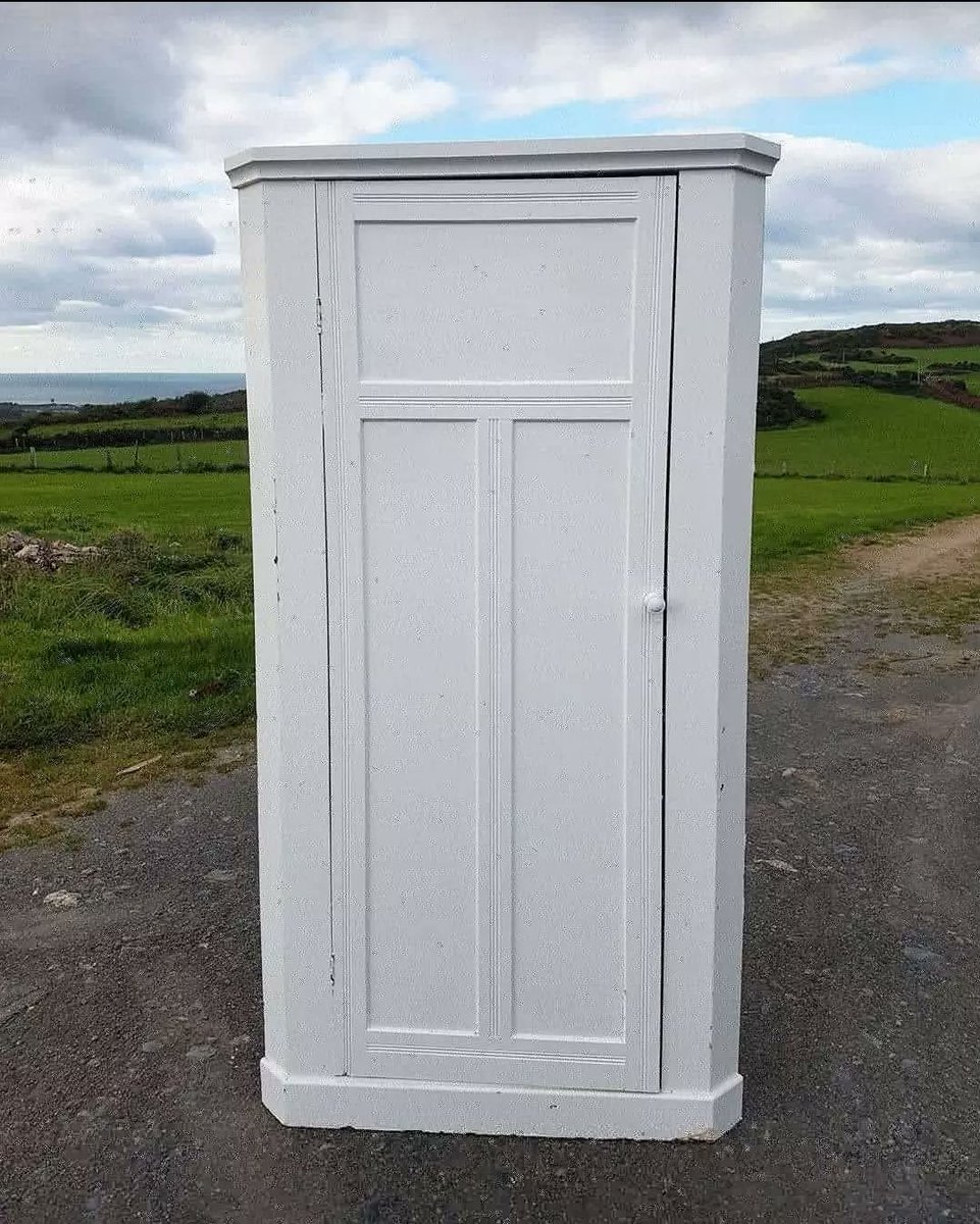 angleseyantique's tweet photo. Anglesey full of old but good stuff....@angleseyantique 
#sjorfordantiques #31castlestbeaumaris https://t.co/S6SALxwqSJ