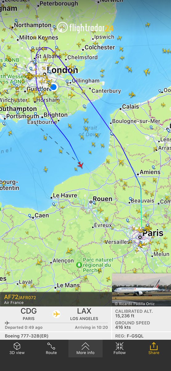 Squawk7700uk's tweet photo. Flight AF72 from Paris to Los Angeles
https://t.co/or2RoCJBof  AFR072 declared emergency over SE England. Descending rapidly and appears to be heading back to Paris https://t.co/KYQUsDyA9O
