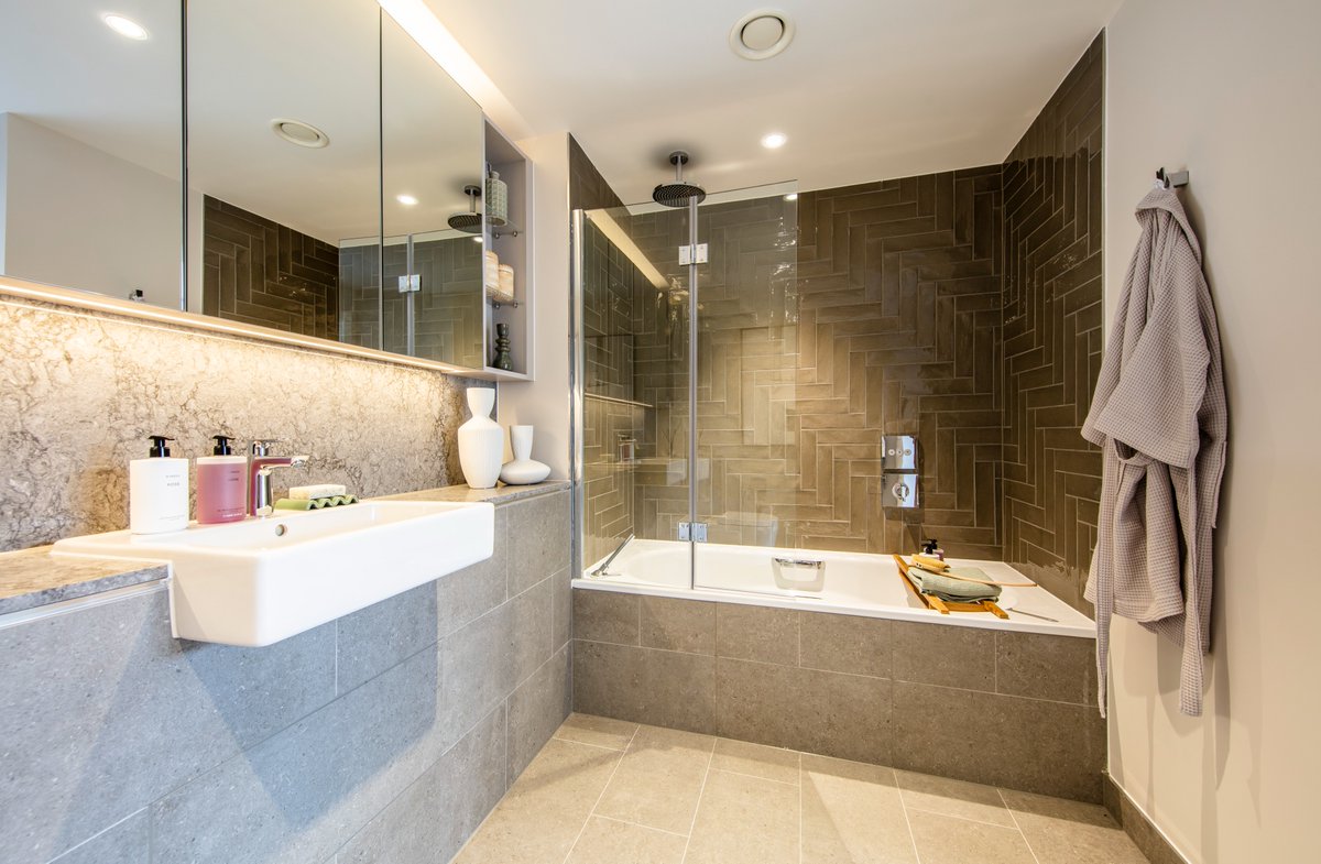 Start your year right, with luxurious living in the heart of London.

With spectacular views overlooking Westminster and excellent on-site facilities, our homes at Chimes in Westminster are the perfect next chapter.

Book your private viewing today:
📱0207 980 8700