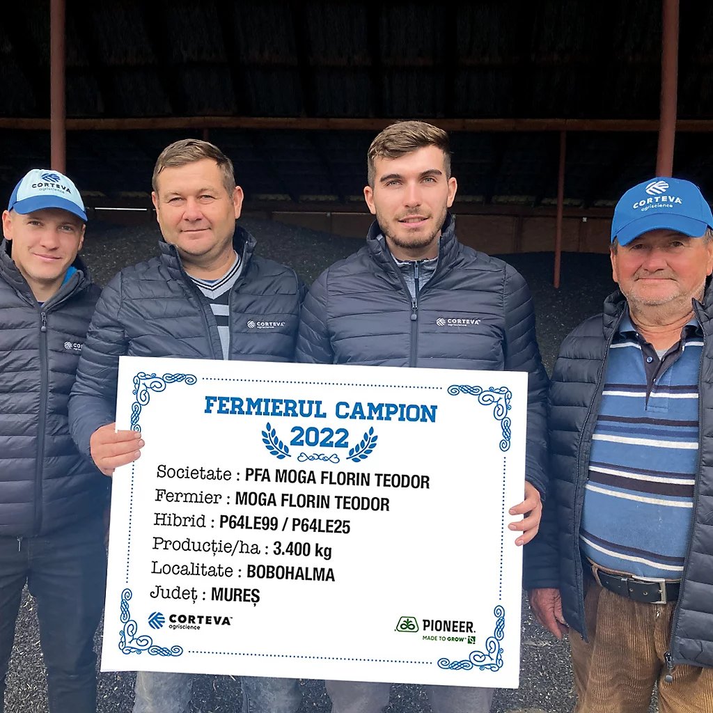 MonicaSorribas_'s tweet photo. After months of work, Corteva’s sunflower champions in Romania are all smiles after achieving impressive results, with the help of Corteva’s products. Read more here: https://t.co/AKeuYiBloj
#Pioneer #DrivingFarmingForward https://t.co/GSpNdxEXP2