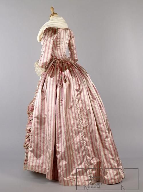 18thCent_Kitty's tweet photo. #FridayNightFrills 18th Century dress, Robe a l'anglaise c.1780’s From the Ulster Folk &amp; Transport Museum @FolkTransport https://t.co/gojOi4b568