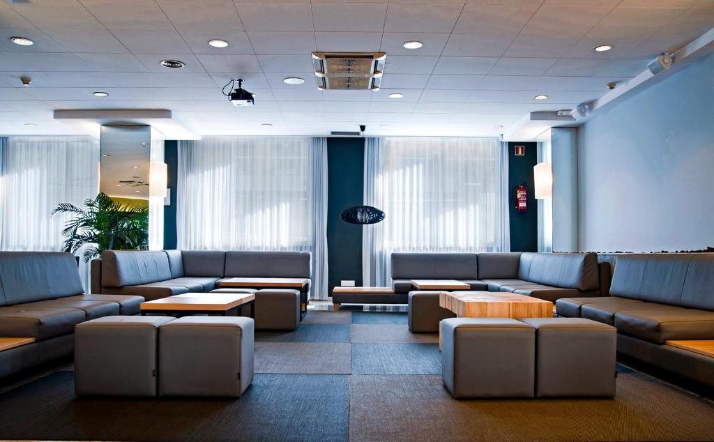 COliving Hotels tweet media