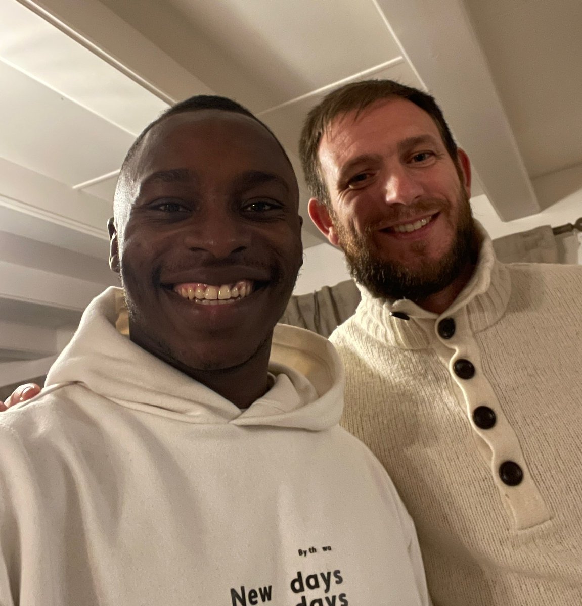 ThibaultJoel's tweet photo. Que de belles retrouvailles - Ces hommes sont plus que des footballeurs ou des entraineurs en #reconversion - j'ai la grâce de les connaitre comme frères par le Christ qui nous unis ❤🙏 #plusquesportifs #mentorat #HolisticSports #abbaluia #plusquevainqueurs #yapiyapo https://t.co/NO0khEAEAd